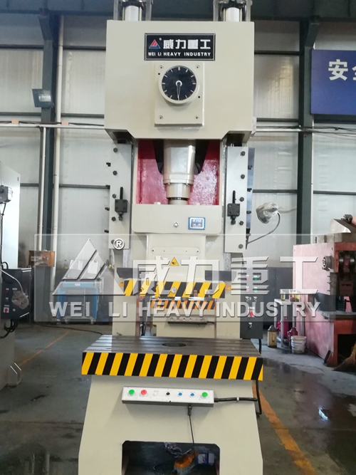 110噸氣動沖床細節展示1