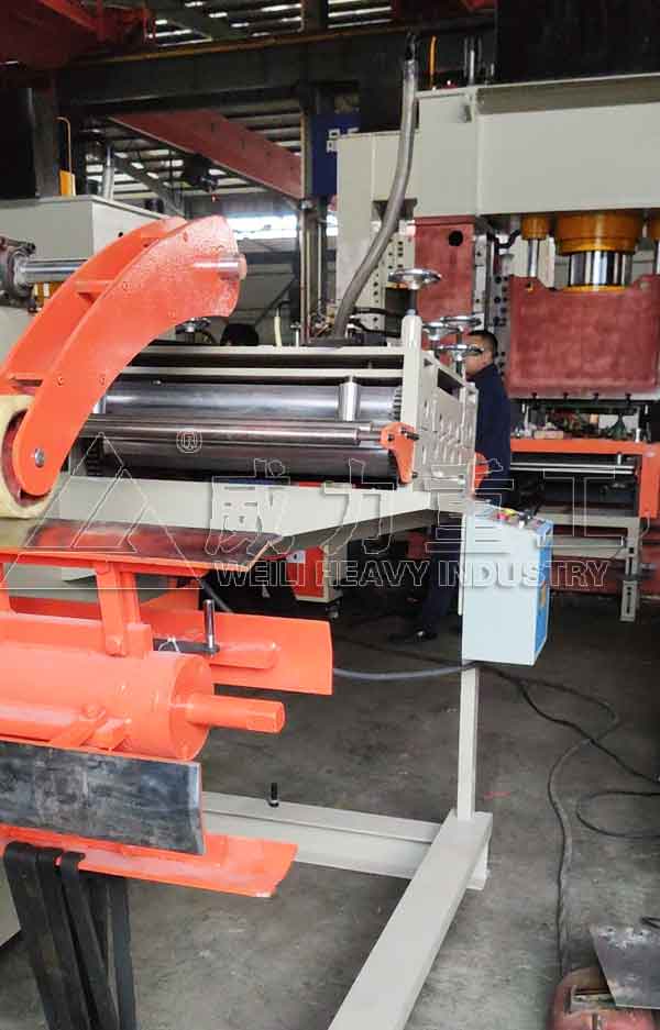 送料機與框架式液壓沖床