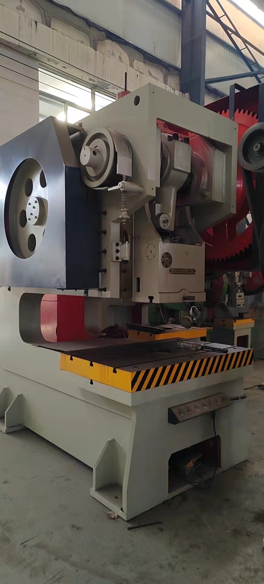 200噸鋼板深喉沖床